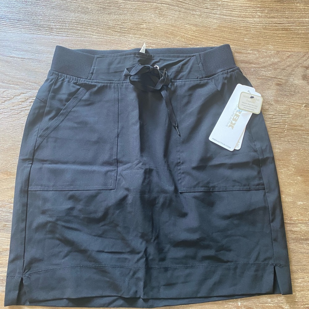 Black RBX super lightweight skirt.